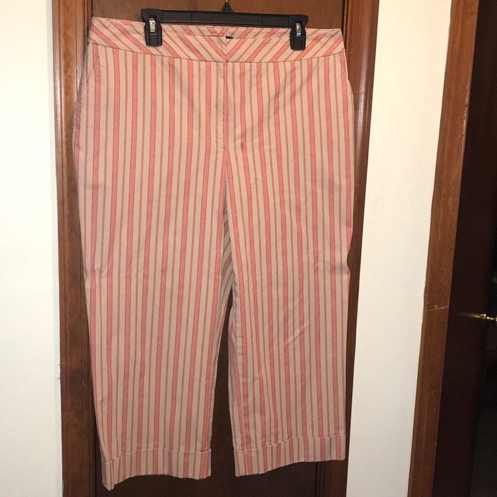 ⭐️EUC Cropped Cotton Trousers with Cuff